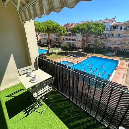 Appartement 1 Chambre Climatise Avec 3 Piscines A 200 M De La Plage 艾姆布里亚布拉瓦 外观 照片