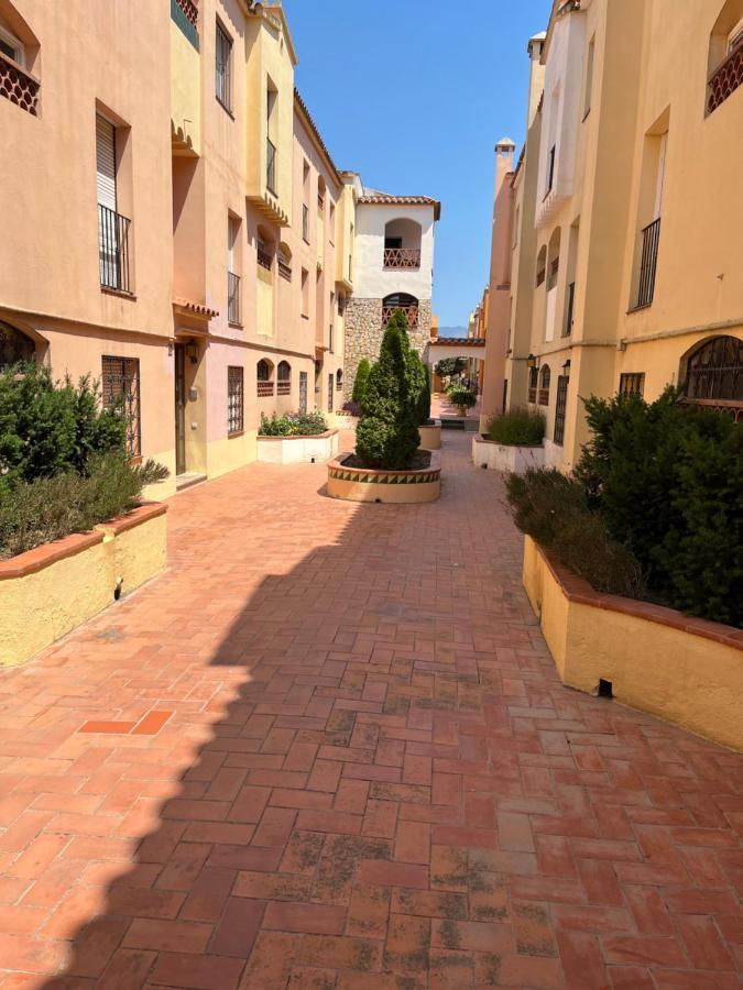 Appartement 1 Chambre Climatise Avec 3 Piscines A 200 M De La Plage 艾姆布里亚布拉瓦 外观 照片